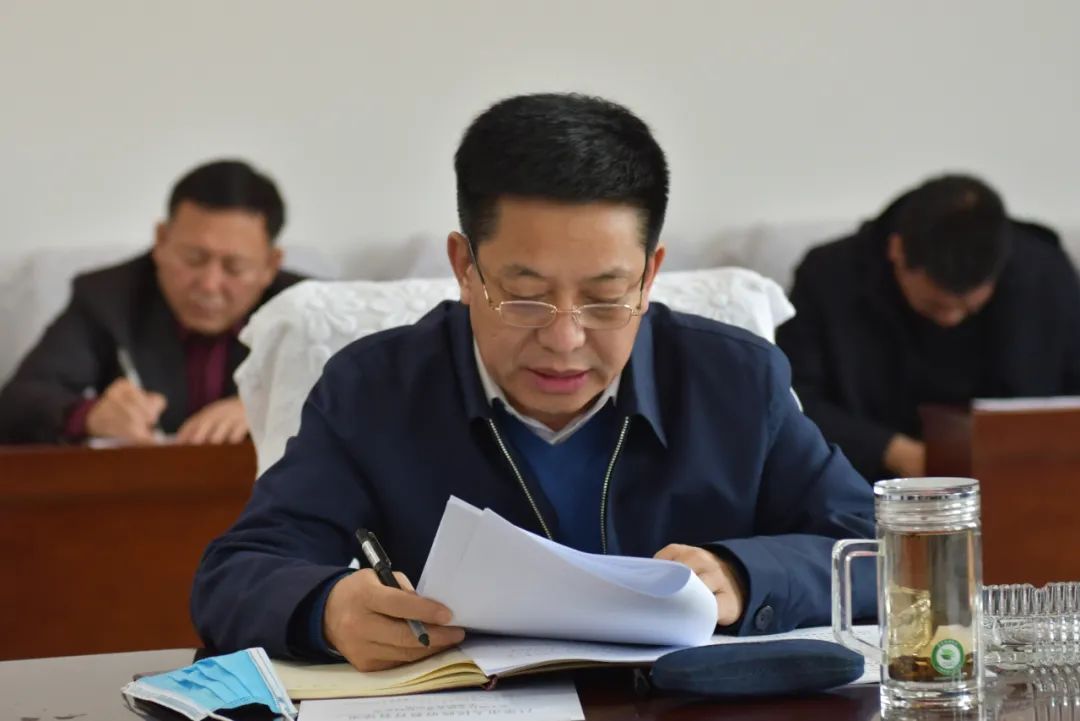 会上,吕梁市教育局局长赵雪宏指出,当前吕梁教育领域