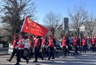 清理河道垃圾 保护生态环境志愿者在行动