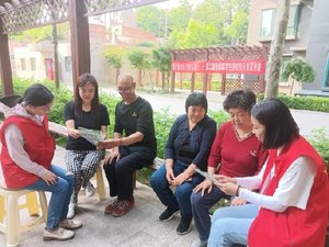 阳泉南山南路社区开展“践行新时尚 分类志愿行”第二届全国城市生活垃圾分类宣传活动