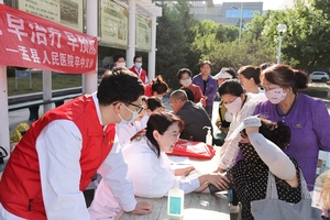 盂县人民医院开展“脑血管病早预防、早发现、早治疗”科普宣传义诊活动