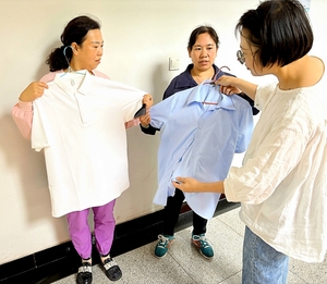 高温降暑“凉身” 热忱关怀“暖心”