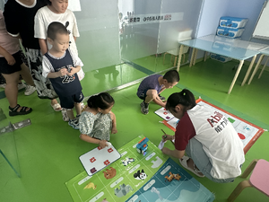 阳泉南山南路社区开展 “趣味闯关乐趣多 点燃孩子科技梦”趣味科技活动