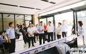 夏县公安交警——走进电动车销售点开展源头宣传活动