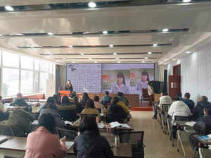 守正育新人  丹心铸师魂
