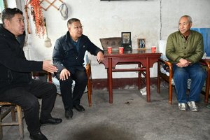 产教融合暖寒冬，携手慰问助梦行 ——平定县高级职业中学校节前走访慰问贫困学生