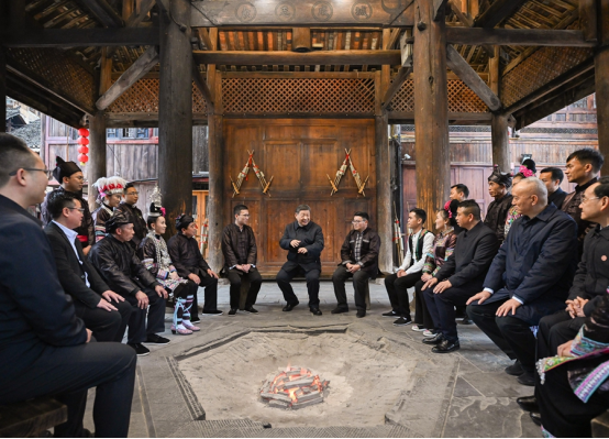 學(xué)習(xí)進(jìn)行時(shí)丨習(xí)近平總書記的“板凳座談會”