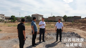 市住建局深入学苑路北延一期道路工程现场办公