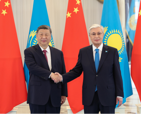 习近平同哈萨克斯坦总统托卡耶夫会谈