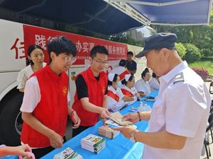 大同市科协组织开展健康义诊与科普活动服务社区居民