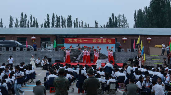 怀仁市文旅局举办 “欢庆七一 歌游基地” 活动 春晚小分队走进劳动教育实践基地献礼党的生日