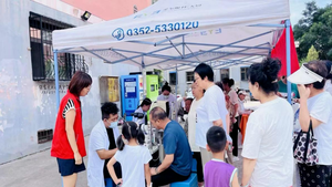 “关爱眼健康 义诊暖人心”—— 大同平源街道安康里社区开展老年人眼检义诊活动