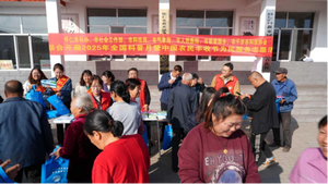 庆丰收 传科普 献服务 —— 怀仁市开展2025全国科普月暨中国农民 丰收节为民志愿服务活动