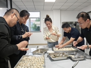 国庆遇中秋  家国情怀庆双节