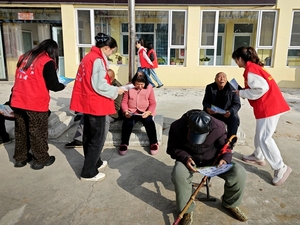 盂县东梁乡开展重阳节主题宣传活动