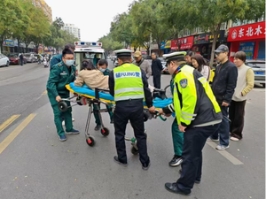 临汾交警启动“警医联动” 为事故伤者开辟生命通道赢取宝贵时间