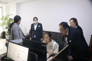 蒲县农商银行开展“关爱职工健康 共建温暖家园”健康服务活动