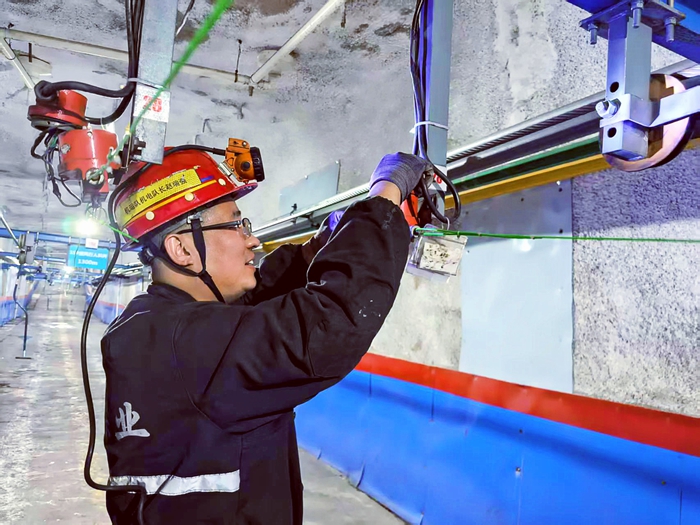 常顺煤业开展燃气、电梯及人员密集场所防盗窗隐患排查整治工作