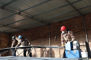 晋能控股煤业集团马脊梁矿棚下暖光：马脊梁矿的冬日守护