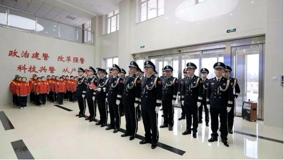 河曲县公安局举行第六个中国人民警察节暨全国110宣传日活动