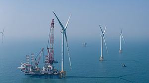 重器屹立&ldquo;迎风展&rdquo;&mdash;&mdash;全球首台20兆瓦海上风电机组完成吊装