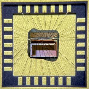 采用创新架构，新型&ldquo;智能&rdquo;芯片可大幅节能提速