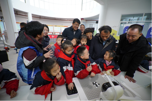临县科技馆新馆启幕，沉浸式科技体验点燃科学梦想