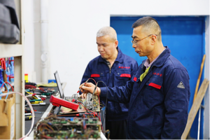 同发东周窑煤业公司员工节日期间的坚守与奉献