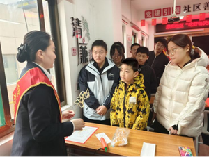 书香进社区 阅读伴邻里