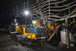 马脊梁矿：千尺井下&ldquo;马蹄&rdquo;疾 煤海深处&ldquo;稳&rdquo;当先