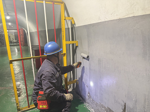 粉刷一新焕新颜 文明上岗树形象