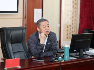 以笔为灯，照见教育远方