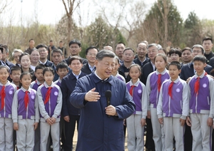 习近平在参加首都义务植树活动时强调 