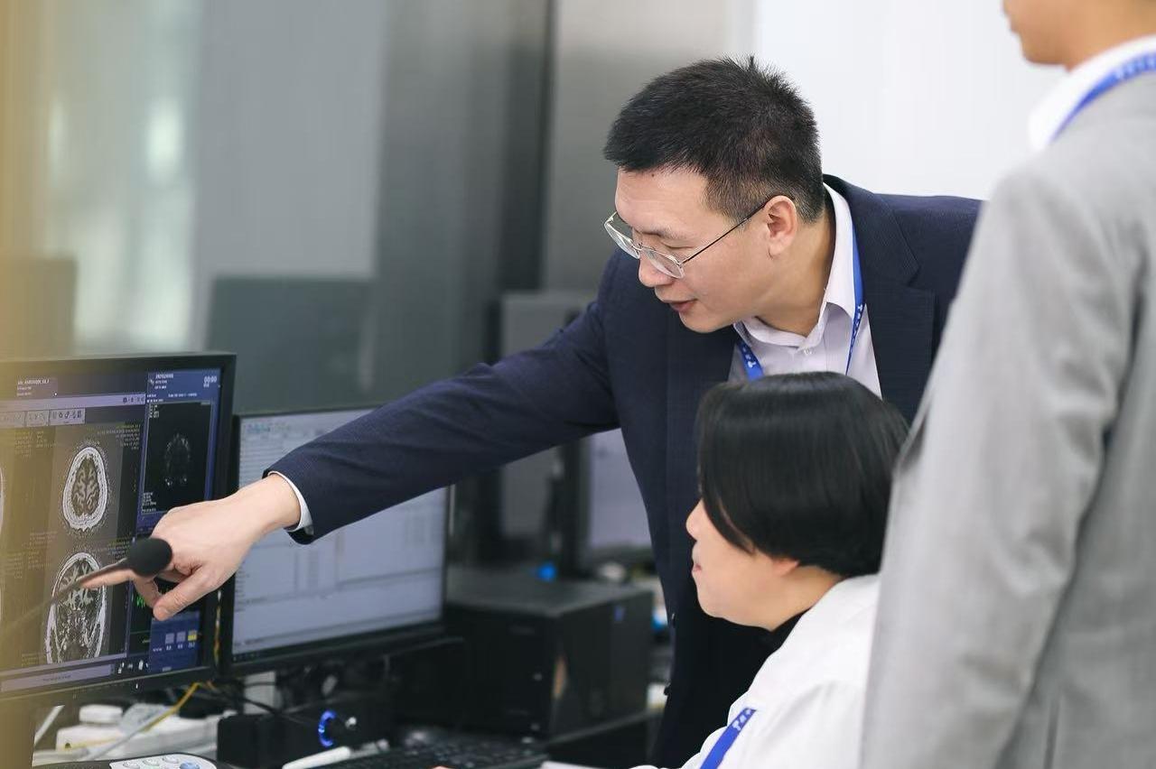 全球首套无创精准脑刺激系统研发纪实