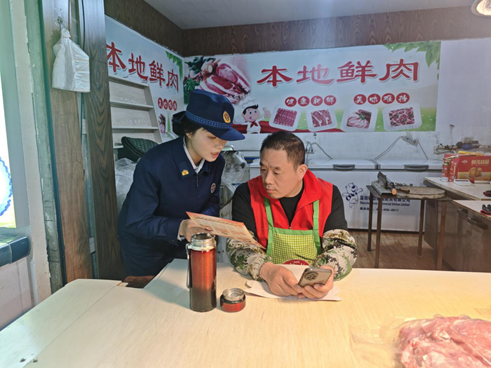 阳泉市矿区消防救援大队深入辖区九小场所开展消防宣传活动