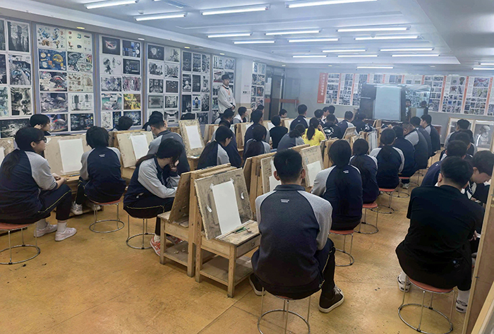 晋中市太谷区启航学校137名美术学子赴京研学