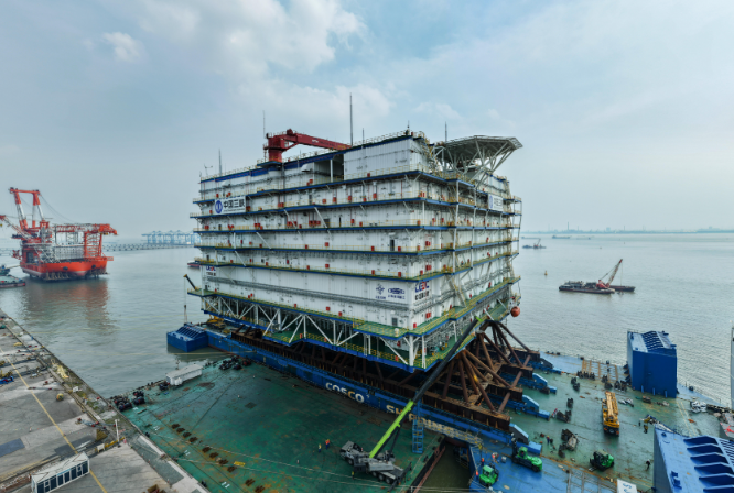 世界最大规模海上换流站&ldquo;海风之心&rdquo;正式启运