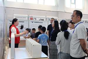阳泉市矿区科协联合华阳集团举办全国科技工作者日亲子观展专场活动