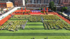 盂县第二实验小学载歌载舞欢庆&ldquo;六一&rdquo;