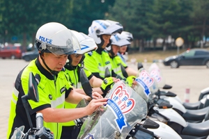 【科报观阳泉】“爱心送考”警车集结完毕 全面进入高考“护航模式”