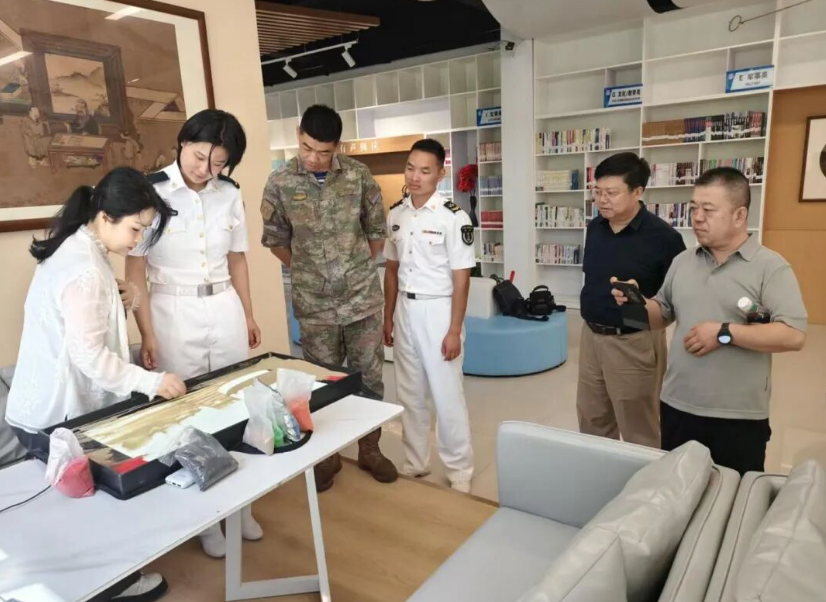 朔州市社科界艺术家“一堂别样的军营文化课”