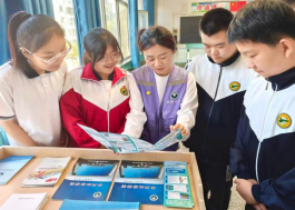 校园扬禁毒正气 青春拒毒害侵蚀