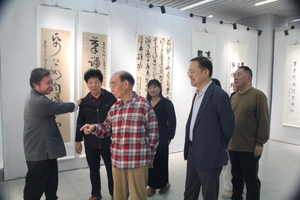 “汾润容斋·十载薪传”亢金马师生书法展在临汾市图书馆开展